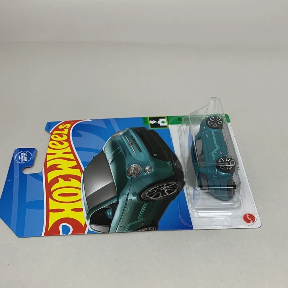 Hot Wheels Fiat 500e HW green speed car toy new by Mattel 144/250 - Picture 5 of 17